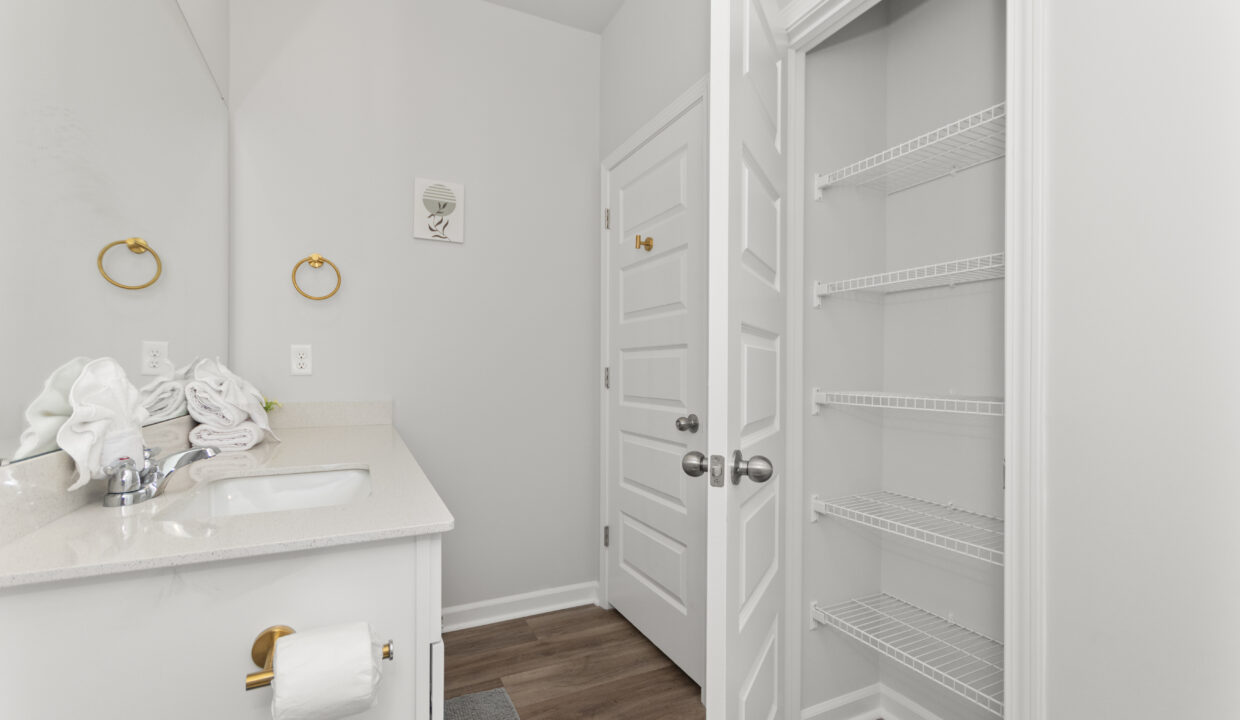 1608CrosswindCir_14